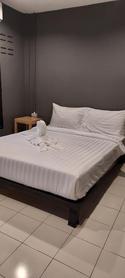 הוסטל נחון סי טמארט Loftel @ Nakhon מראה חיצוני תמונה