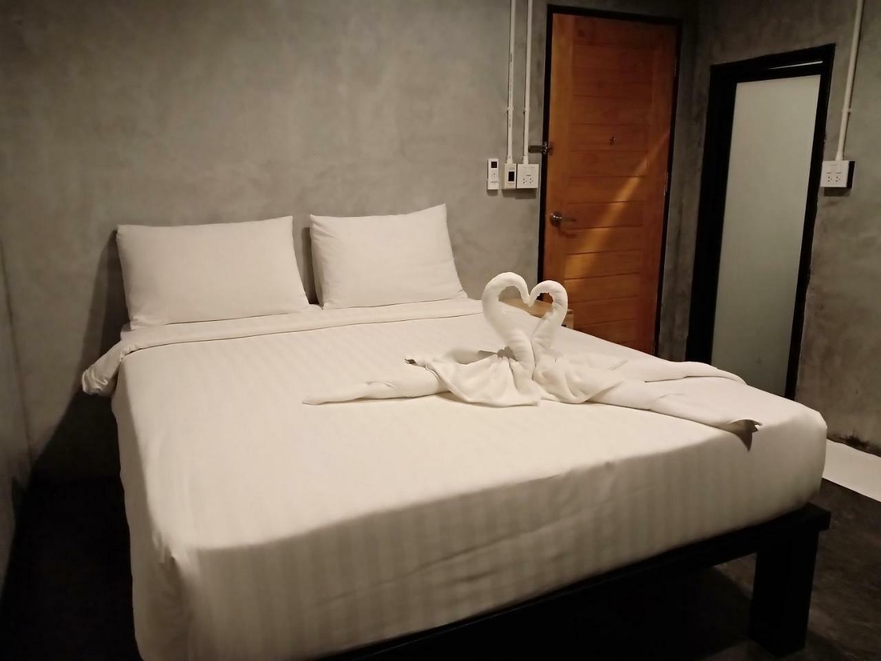 הוסטל נחון סי טמארט Loftel @ Nakhon מראה חיצוני תמונה
